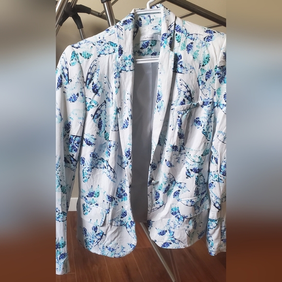 Beautifu blazer - Picture 1 of 4